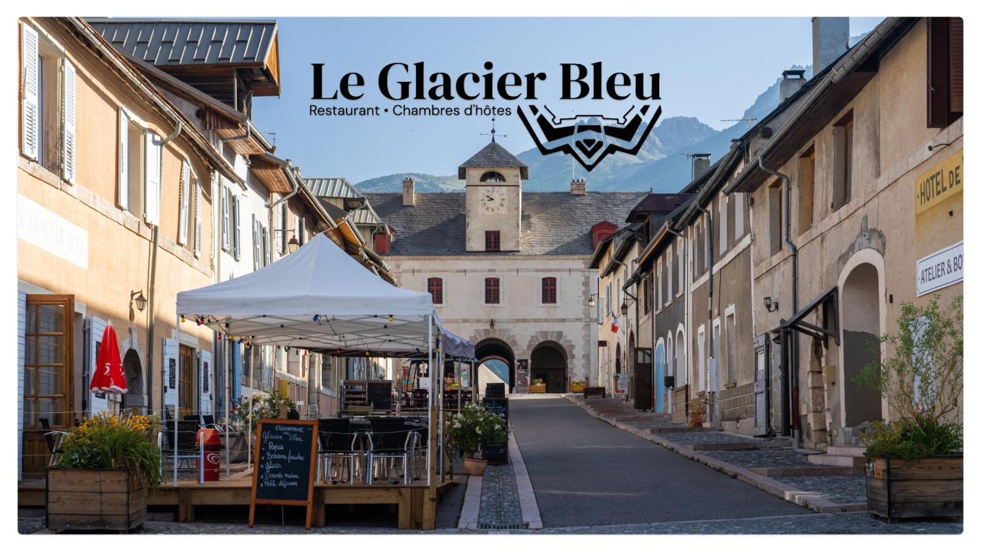 Auberge Le Glacier Bleu Mont-Dauphin Buitenkant foto