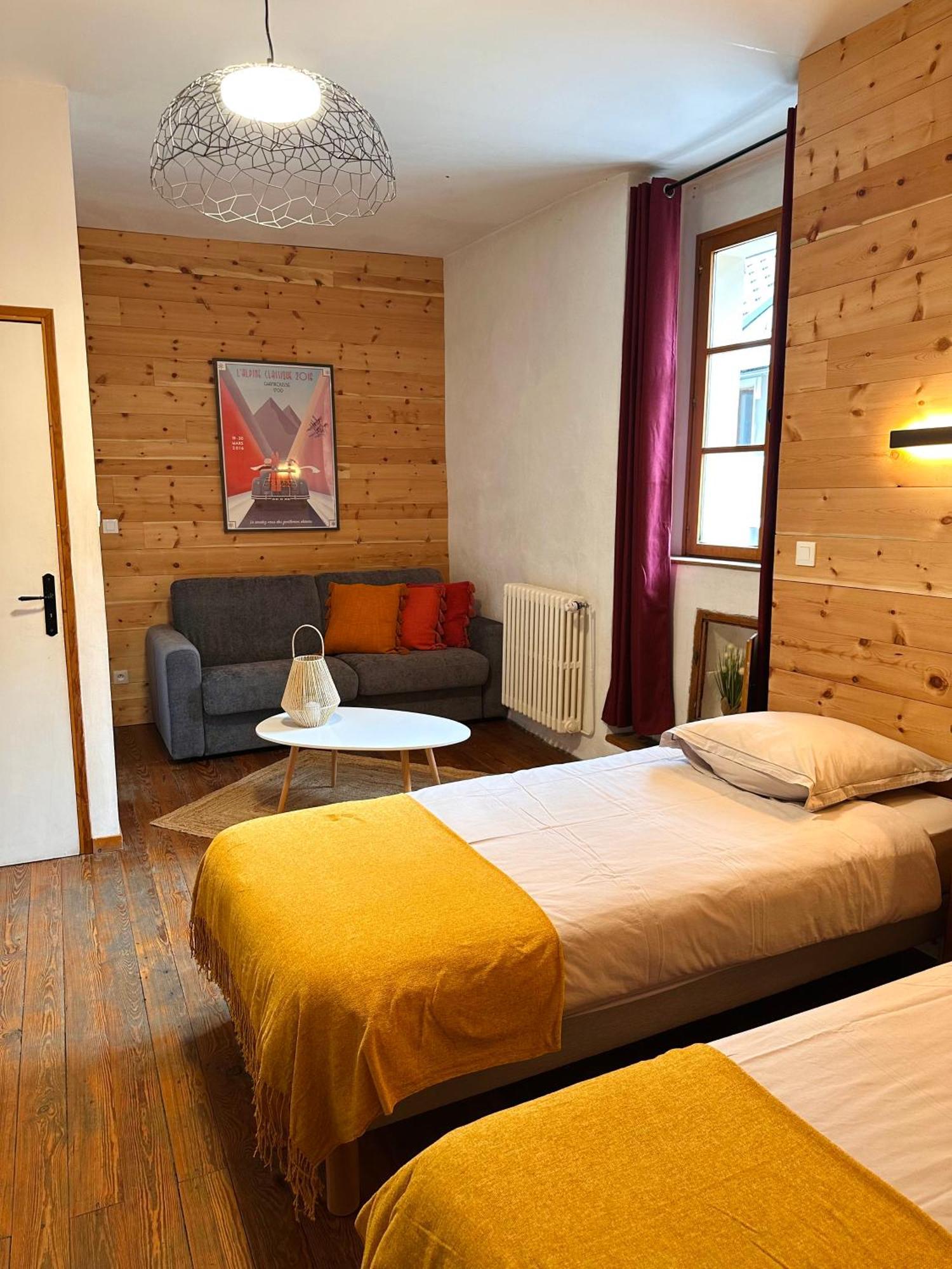 Auberge Le Glacier Bleu Mont-Dauphin Buitenkant foto