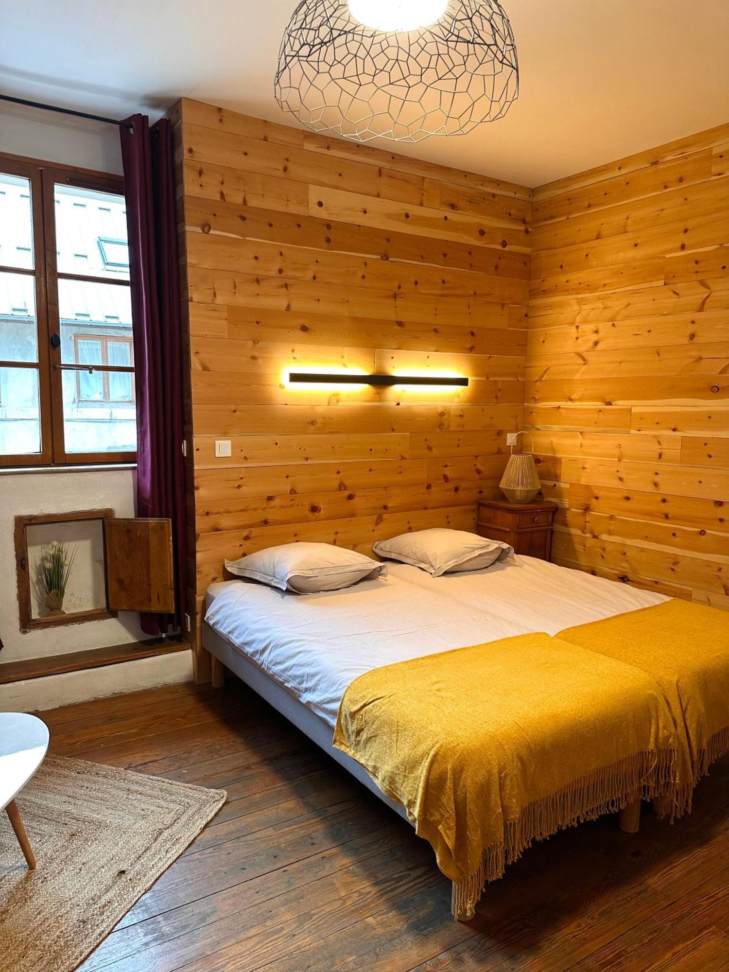Auberge Le Glacier Bleu Mont-Dauphin Buitenkant foto