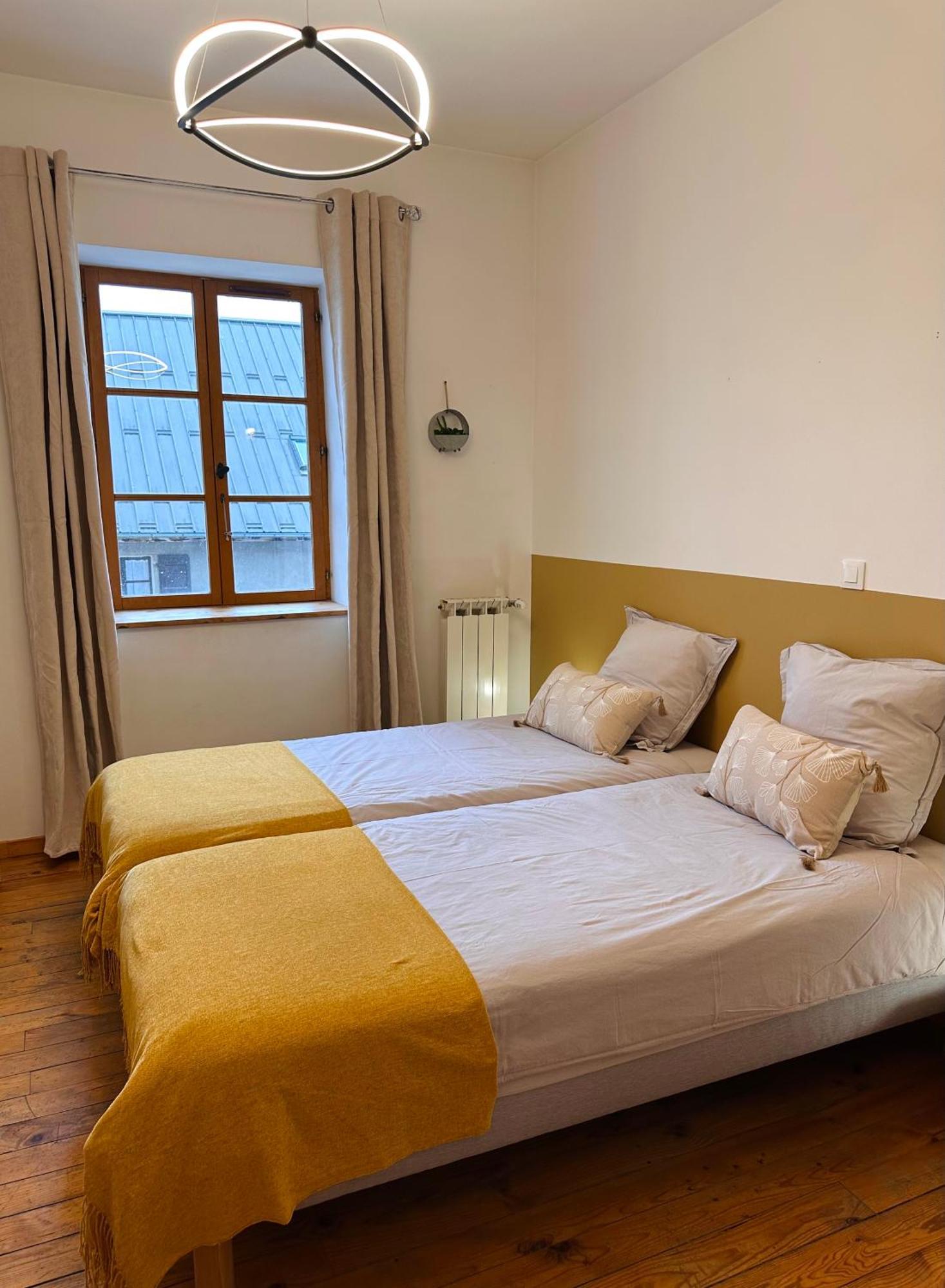 Auberge Le Glacier Bleu Mont-Dauphin Kamer foto